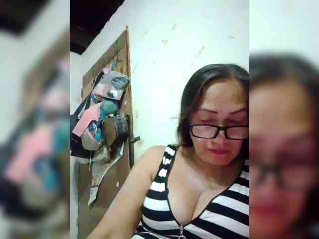 cherrywhite03 webcam