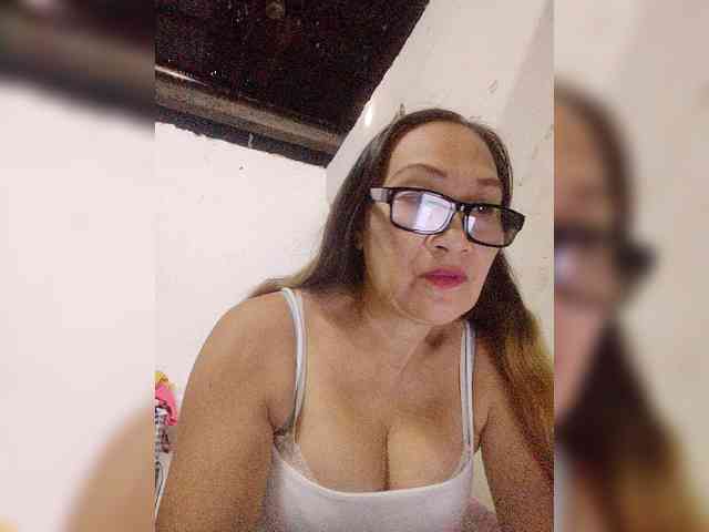 cherrywhite03 webcam