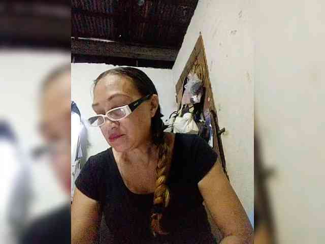 cherrywhite03 webcam