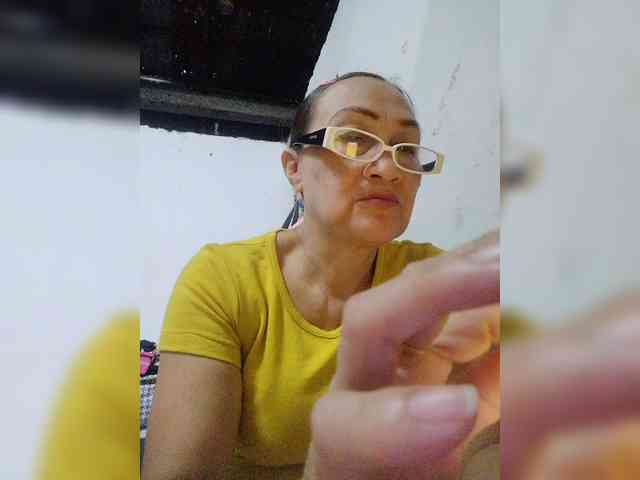 cherrywhite03 webcam