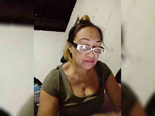 cherrywhite03 webcam