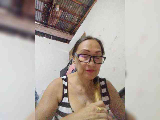 cherrywhite03 webcam