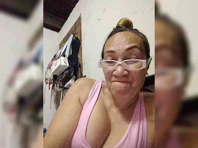 cherrywhite03 webcam