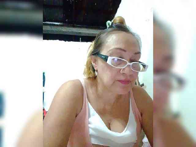 cherrywhite03 webcam
