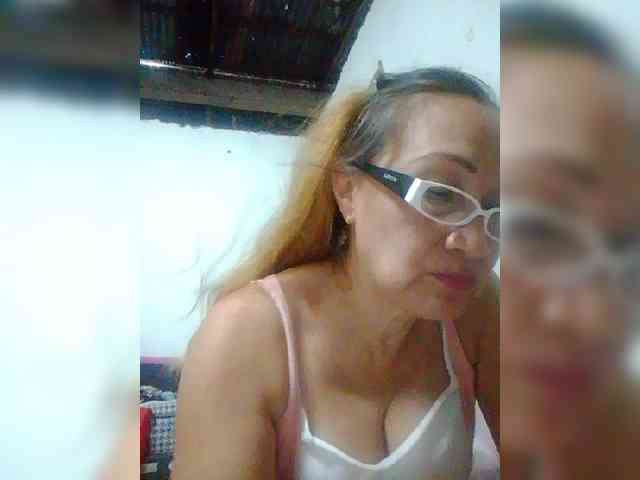 cherrywhite03 webcam
