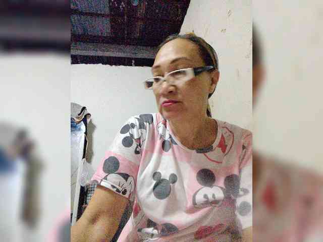 cherrywhite03 webcam