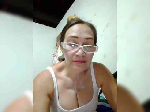 cherrywhite03 webcam