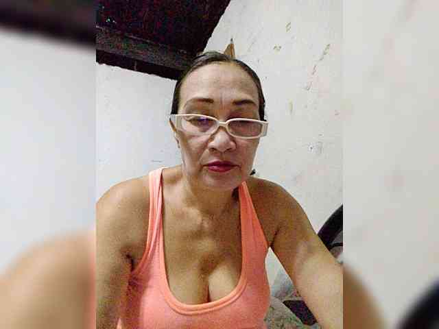 cherrywhite03 webcam