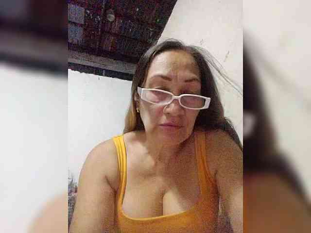 cherrywhite03 webcam