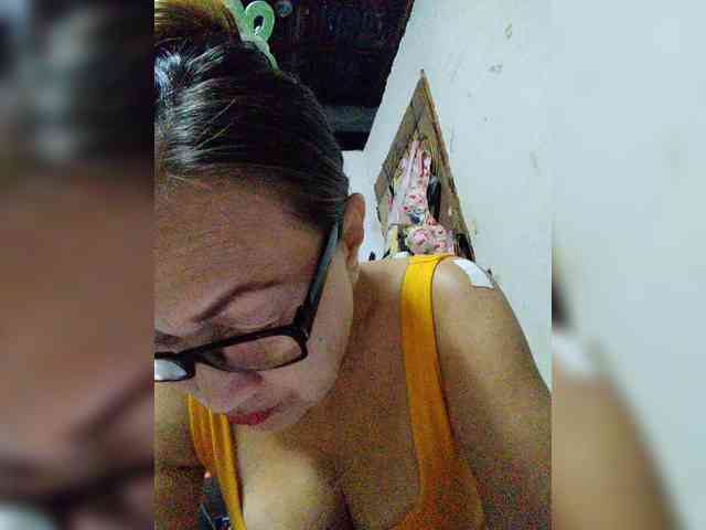 cherrywhite03 webcam