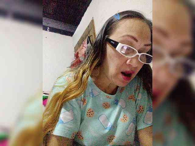 cherrywhite03 webcam