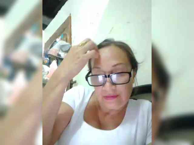 cherrywhite03 webcam