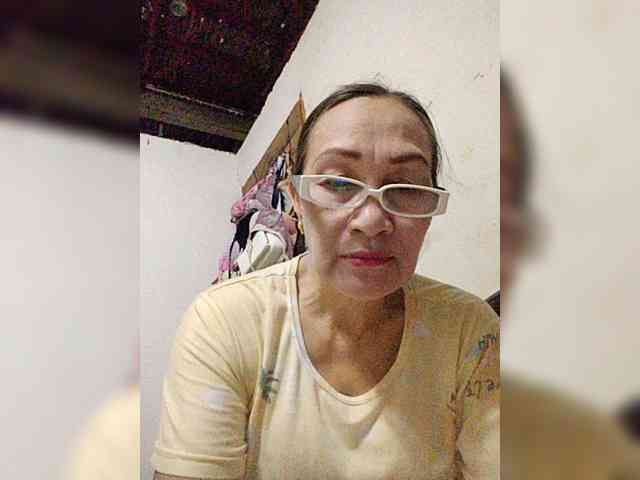 cherrywhite03 webcam