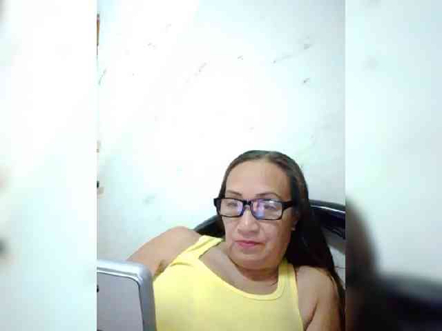 cherrywhite03 webcam