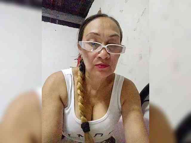 cherrywhite03 webcam
