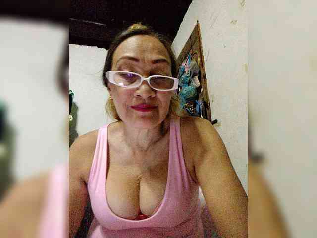 cherrywhite03 webcam