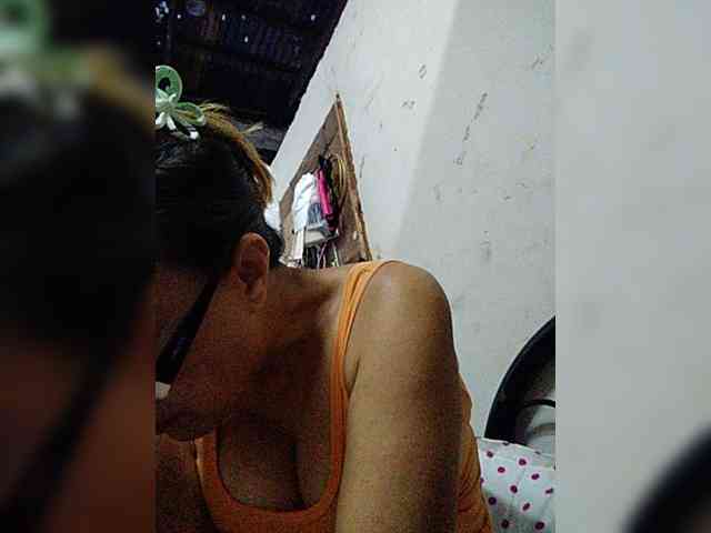 cherrywhite03 webcam