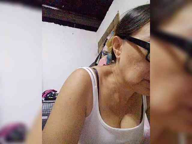 cherrywhite03 webcam
