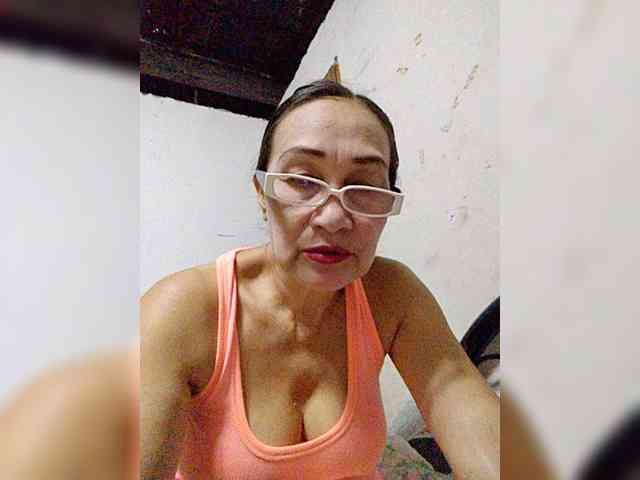 cherrywhite03 webcam