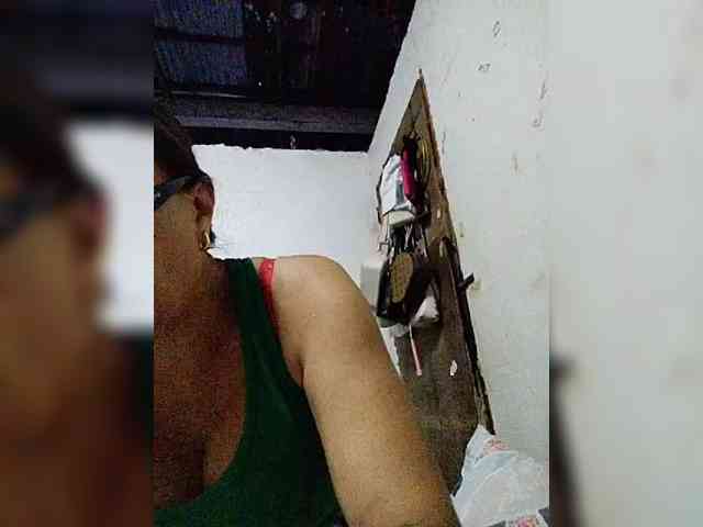 cherrywhite03 webcam
