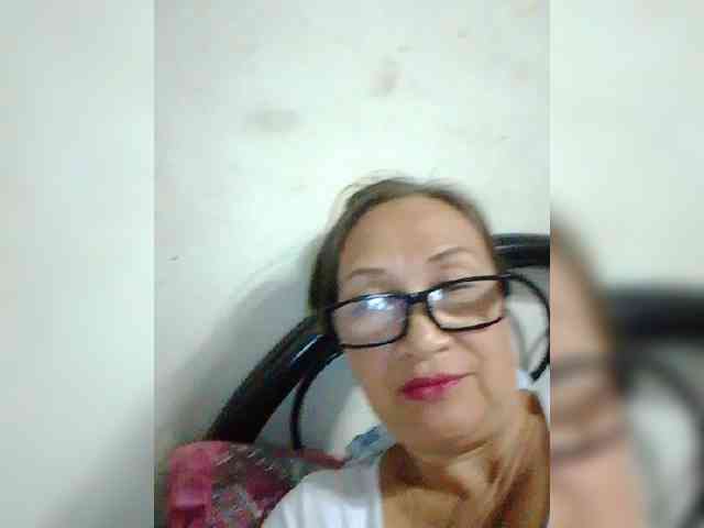 cherrywhite03 webcam