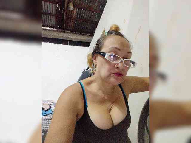 cherrywhite03 webcam