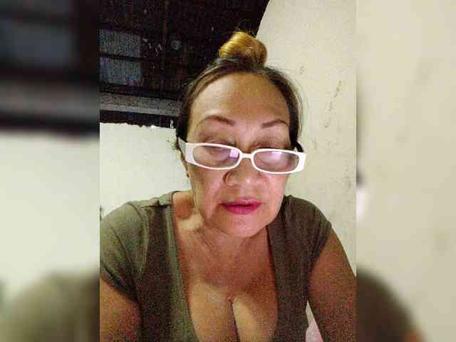 cherrywhite03 webcam