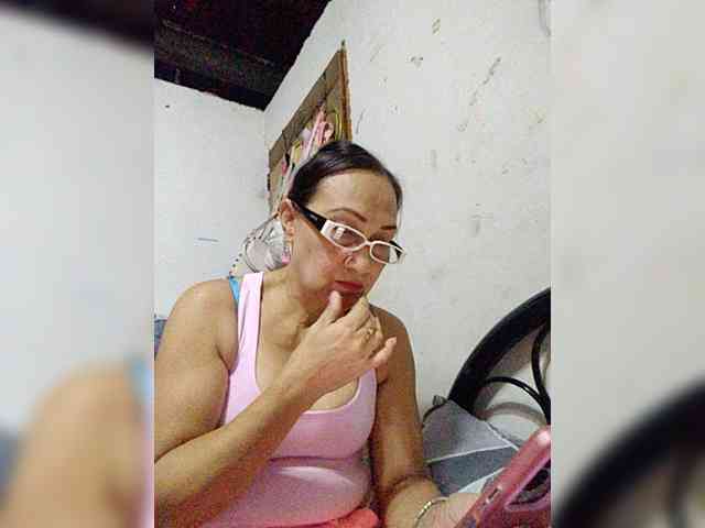 cherrywhite03 webcam
