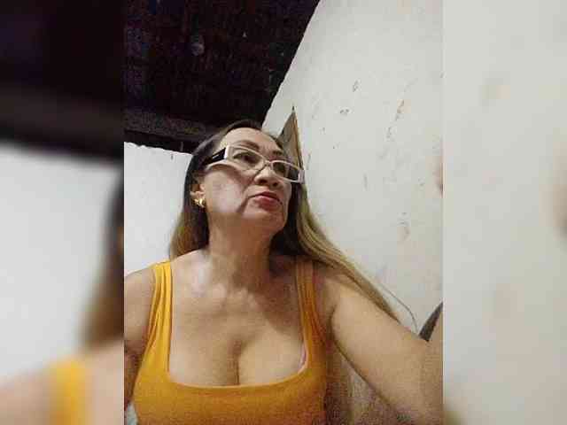 cherrywhite03 webcam