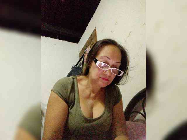 cherrywhite03 webcam