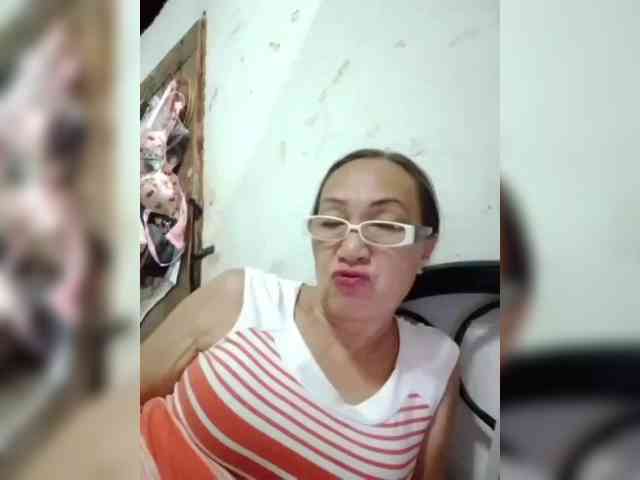 Cherrywhite03's cam show statistics and live stream