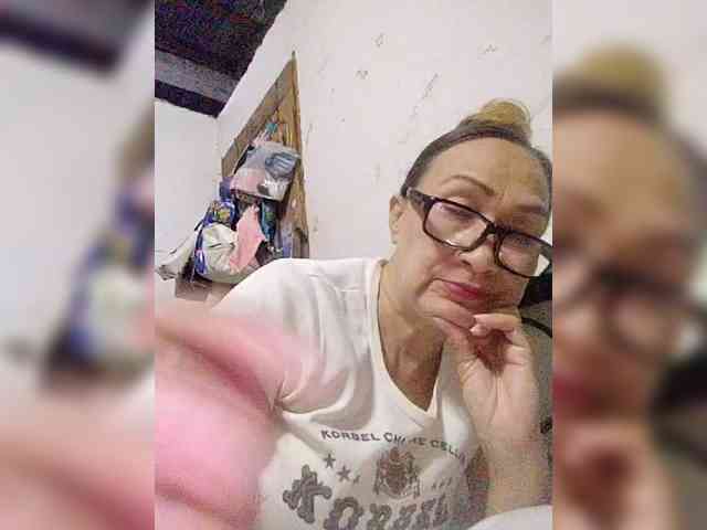 cherrywhite03 webcam
