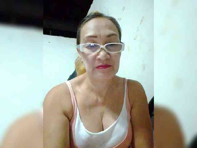 cherrywhite03 webcam