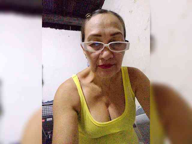 cherrywhite03 webcam
