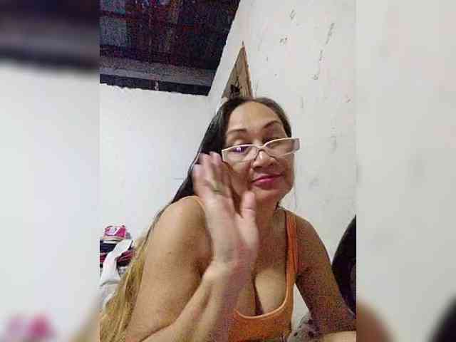 Model: cherrywhite03