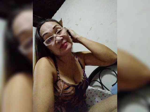 cherrywhite03 webcam