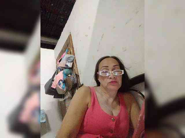 cherrywhite03 webcam