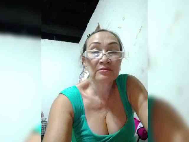 cherrywhite03 webcam