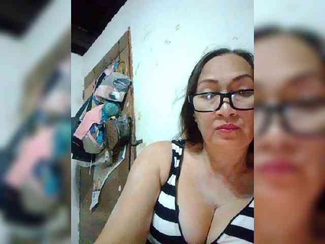 cherrywhite03 webcam