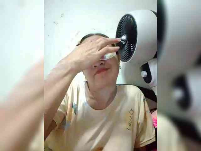 cherrywhite03 webcam