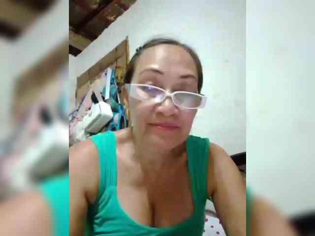 cherrywhite03 webcam