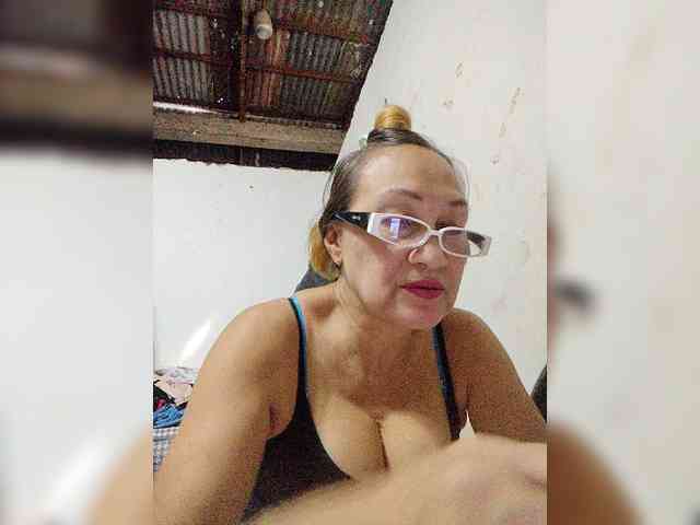 cherrywhite03 webcam