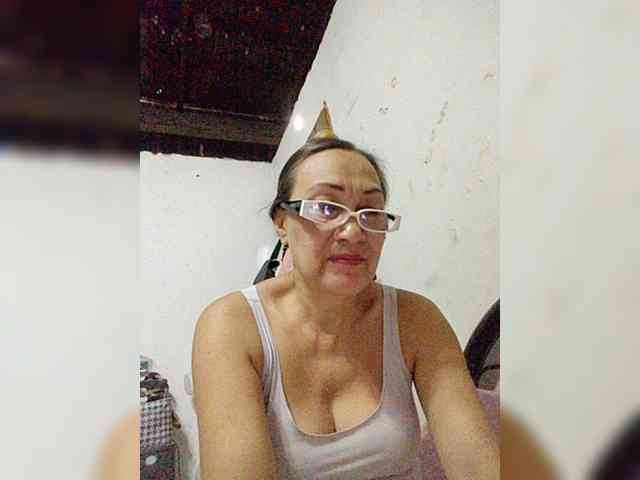 cherrywhite03 webcam