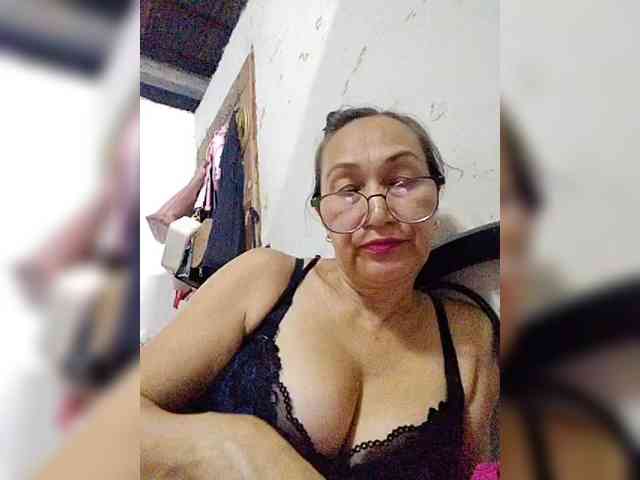 Model: cherrywhite03