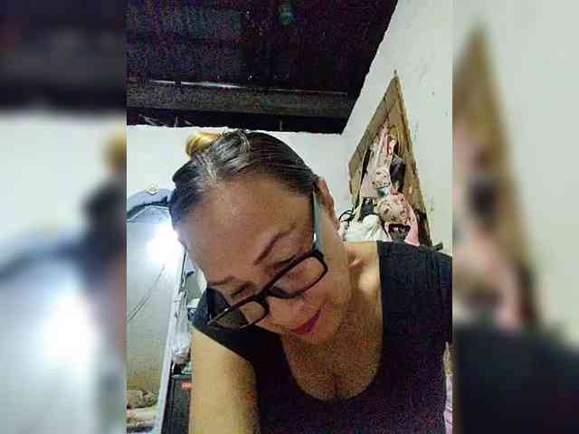 cherrywhite03 webcam
