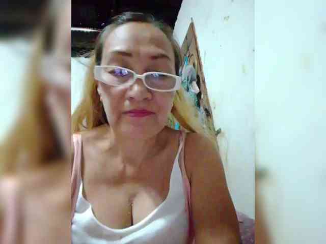 cherrywhite03 webcam
