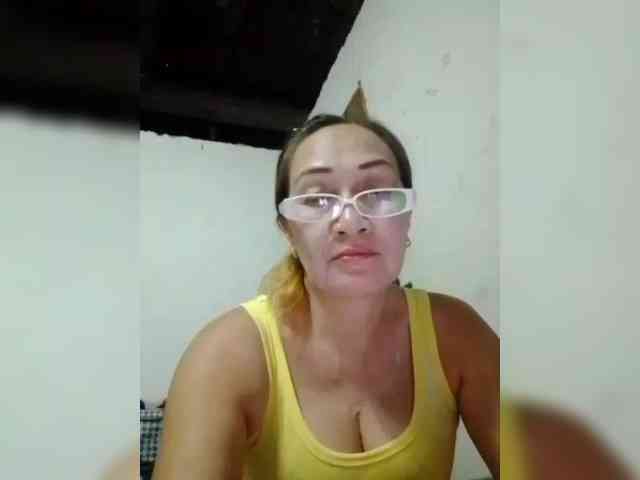 cherrywhite03 webcam