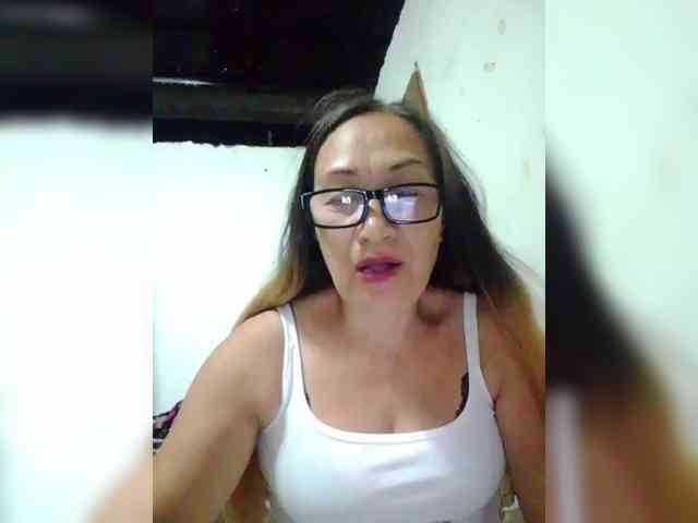 cherrywhite03 webcam