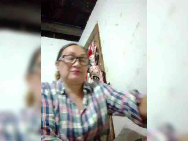 cherrywhite03 Live Webcam on BongaCams