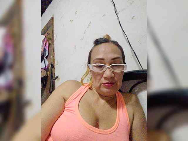 cherrywhite03 webcam